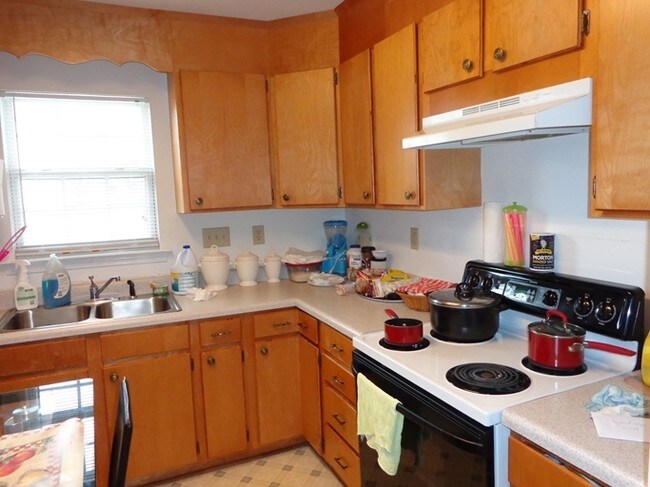 2711 Cottage St in Salisbury, NC - Foto de edificio - Building Photo