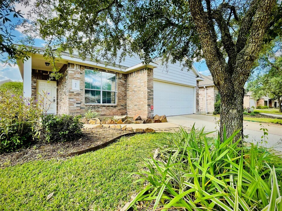 6326 Richland Hills Dr in Katy, TX - Foto de edificio