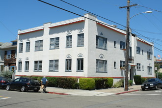 4901 Clarke St in Oakland, CA - Building Photo - Building Photo