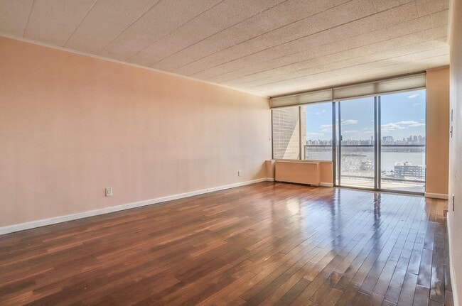 9060 PALISADE Ave in North Bergen, NJ - Building Photo - Building Photo