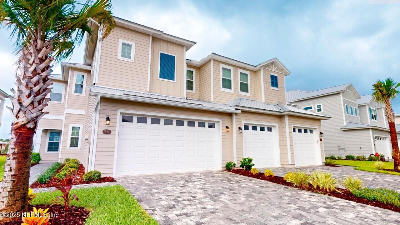 511 Marquesa Cir in Saint Johns, FL - Building Photo