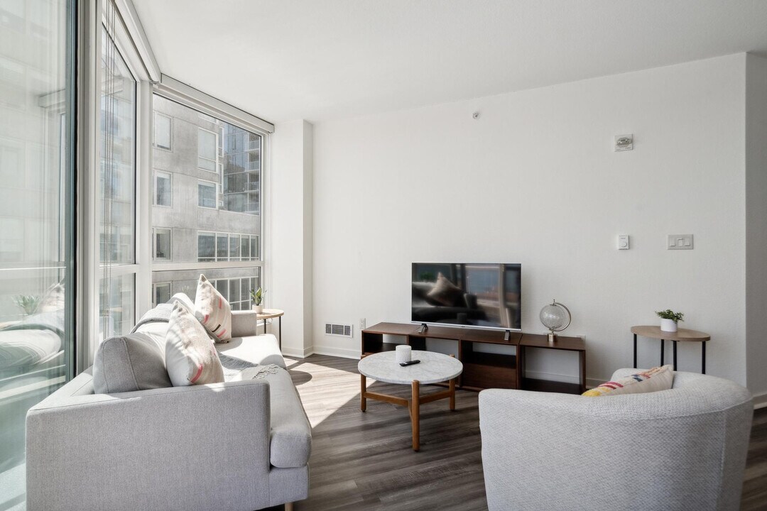 388 Beale St in San Francisco, CA - Building Photo