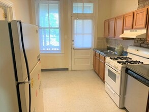1077 S Taylor Ave in St. Louis, MO - Building Photo - Building Photo