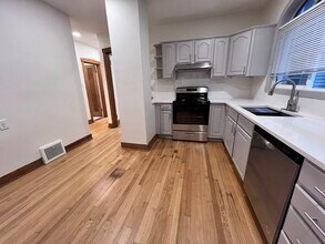 5833 W Peterson Ave in Chicago, IL - Building Photo - Building Photo