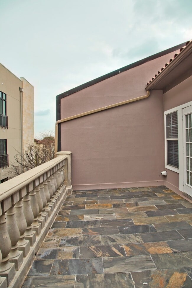 property at 1215 Rosedale St