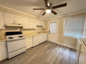 110 S Melville St in Graham, NC - Building Photo - Building Photo