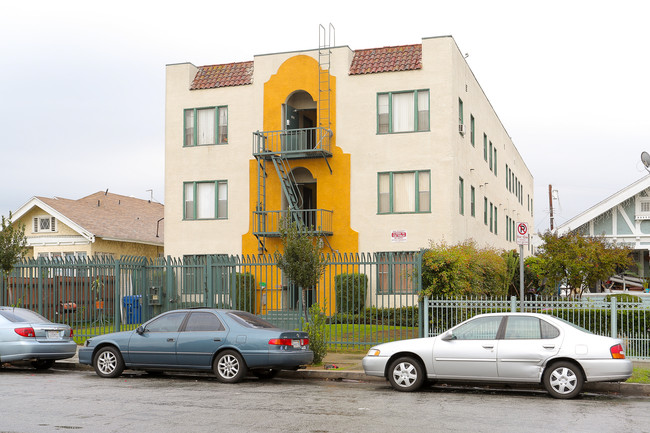 3012 Halldale Ave in Los Angeles, CA - Foto de edificio - Building Photo