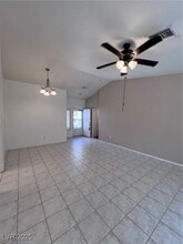 10017 Keysborough Dr in Las Vegas, NV - Building Photo - Building Photo
