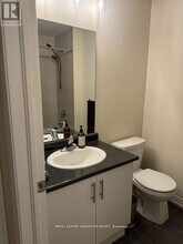 10 Waterview Dr in Hamilton, ON - Building Photo - Building Photo