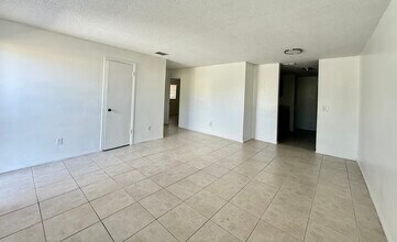 6720 46th Ave W, Unit B in Bradenton, FL - Building Photo - Building Photo