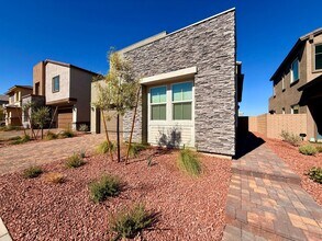 533 Daphne Ter St in Henderson, NV - Building Photo - Building Photo