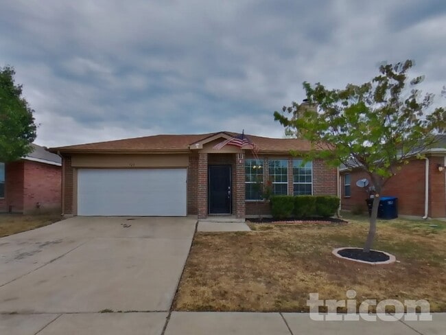 925 Buffalo Springs Dr in Fort Worth, TX - Foto de edificio - Building Photo