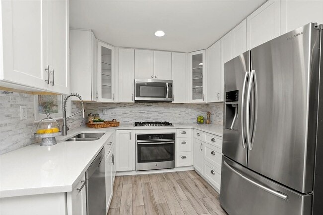 36 Sherwood Dr in Larchmont, NY - Building Photo - Building Photo