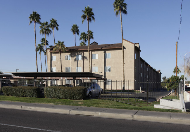 Lemon Grove Apartments in Phoenix, AZ - Foto de edificio - Building Photo