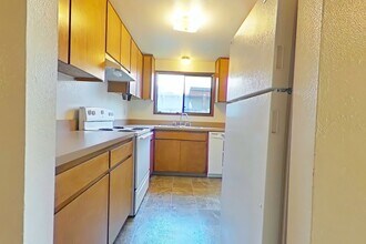 2541 NW Grant Ave-Unit -2543 NW Grant in Corvallis, OR - Building Photo - Building Photo