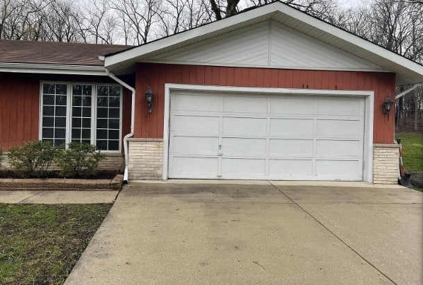 property at 144 N Maple Ave
