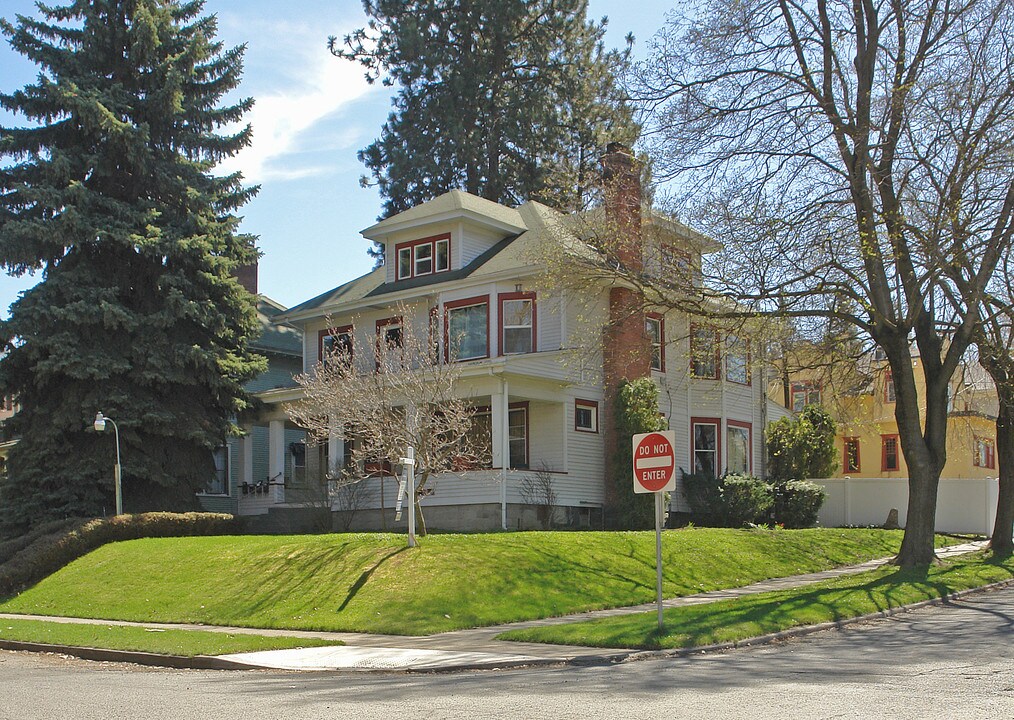 1321 W 11th Ave in Spokane, WA - Foto de edificio
