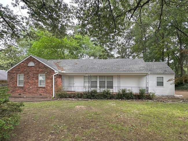 property at 2784 Bragg Ln