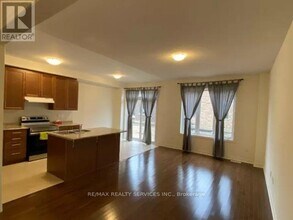 20 Truffle Ct in Brampton, ON - Building Photo - Building Photo