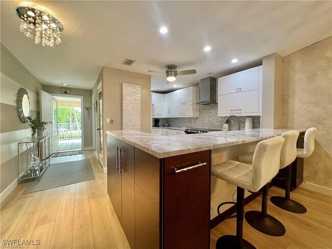 1120 Sarah Jean Cir in Naples, FL - Building Photo - Building Photo