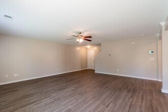 3733 Moseley Dr in Sumter, SC - Building Photo - Building Photo