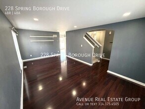 228 Spring Borough Dr in O'Fallon, MO - Building Photo - Building Photo