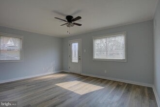 232 Cabbel Dr in Manassas Park, VA - Building Photo - Building Photo