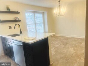 8024 Hollow Reed Ct in Frederick, MD - Building Photo - Building Photo