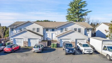 Elliot Estates in Newberg, OR - Building Photo - Building Photo