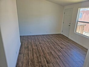 573 E Sullivan St in Coalinga, CA - Building Photo - Building Photo