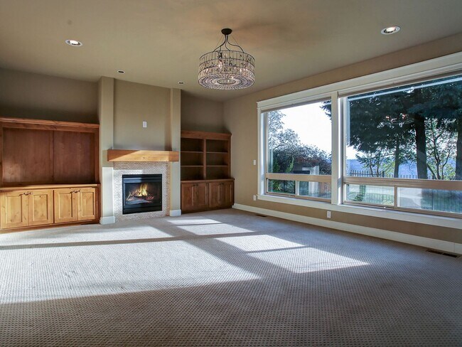 2334 Taylor Dr in West Linn, OR - Building Photo - Building Photo