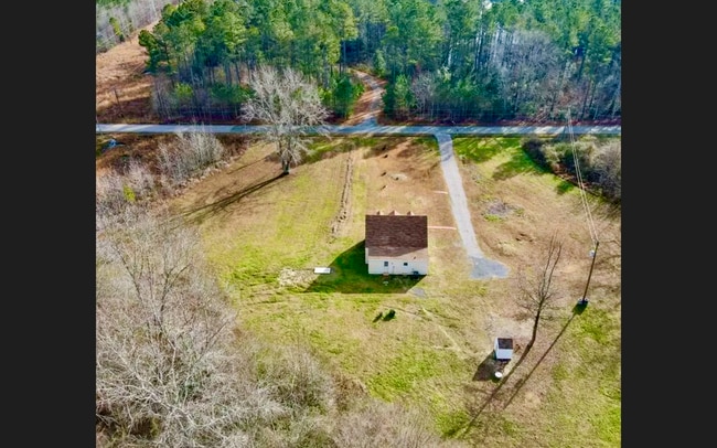 9224 Robin Rd in Disputanta, VA - Foto de edificio - Building Photo