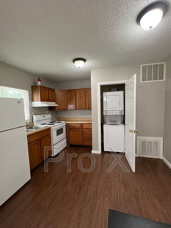 1116 S Elm St in Pittsburg, KS - Building Photo - Building Photo