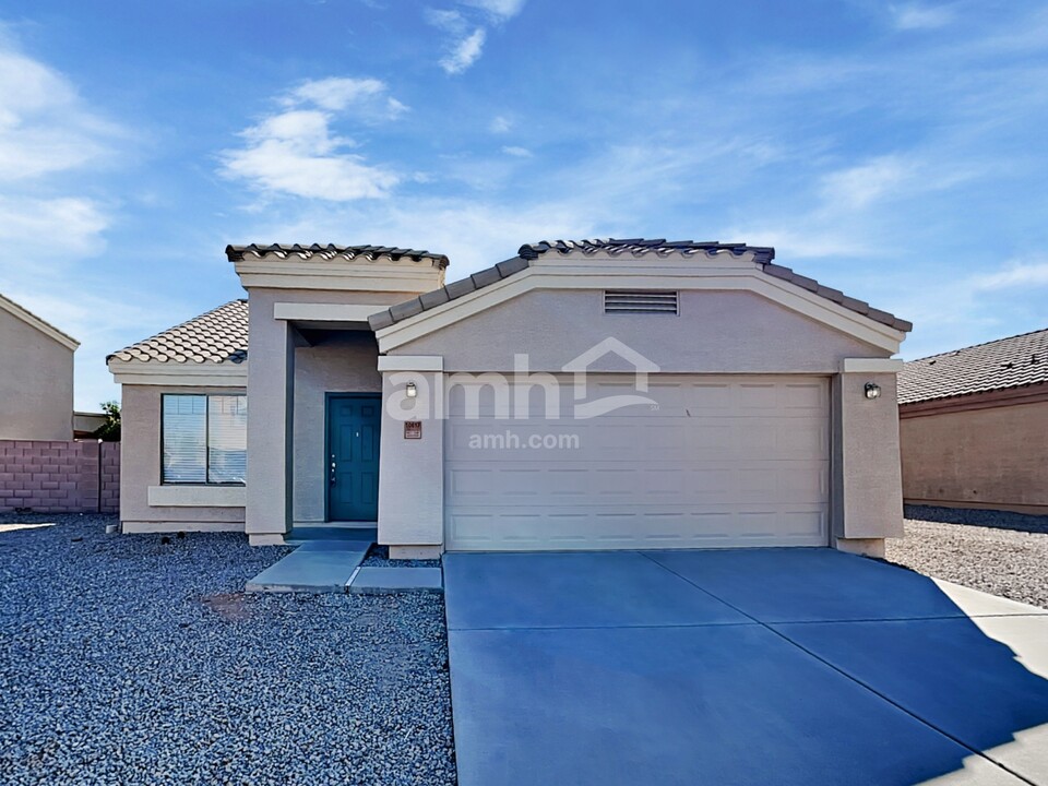 10617 W Papago St in Tolleson, AZ - Building Photo