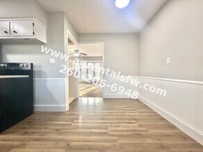 5037 Brook Dr in Fort Wayne, IN - Building Photo - Building Photo