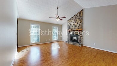 1612 Cumberland Club Rd SW in Marietta, GA - Building Photo - Building Photo