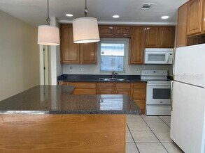 119 Base Ave E in Venice, FL - Building Photo - Building Photo