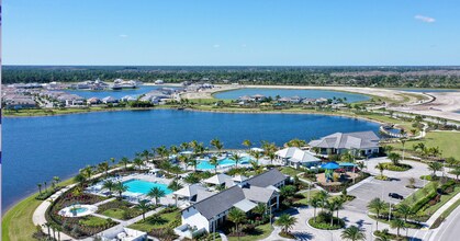 4633 Centaurus Cir in Naples, FL - Building Photo - Building Photo