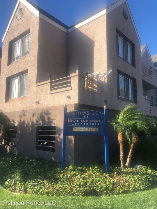 225 N Highland Ave in Fullerton, CA - Building Photo