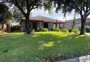 1910 Wyoming Dr in Harlingen, TX - Building Photo
