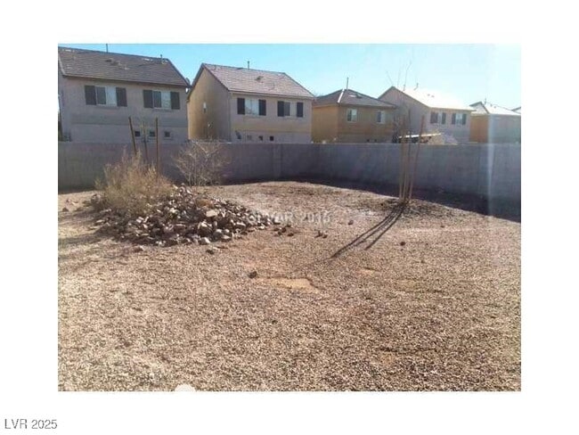 5168 Emelita St in Las Vegas, NV - Building Photo - Building Photo