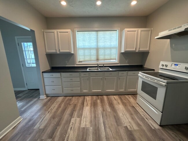 405 N 16th Ave, Unit C in Humboldt, TN - Foto de edificio - Building Photo