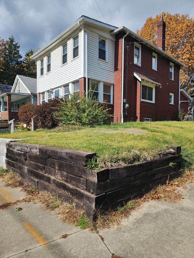 97 E Emerling Ave in Akron, OH - Building Photo - Building Photo