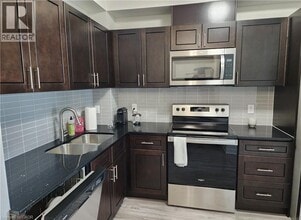 128 King St N in Waterloo, ON - Building Photo - Building Photo