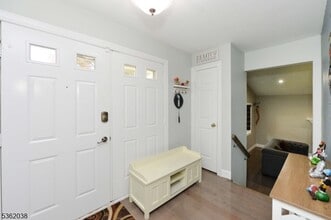 109 Saratoga Square in Wayne, NJ - Building Photo - Building Photo