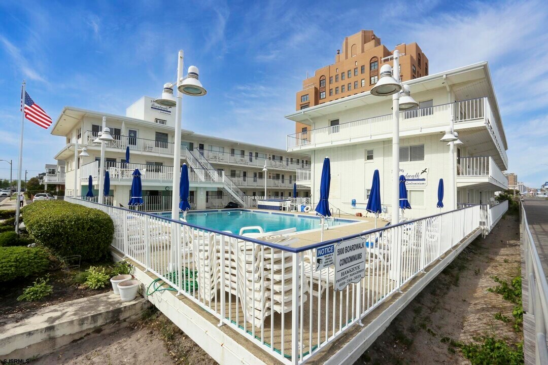 111 S Dudley Ave in Ventnor City, NJ - Building Photo