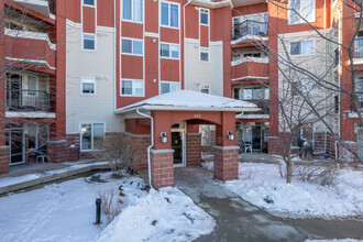 162 Country Village Cir NE in Calgary, AB - Building Photo - Building Photo