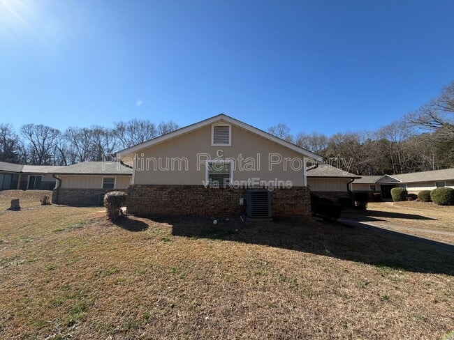 1502 Waverly Way in Monroe, GA - Building Photo - Building Photo