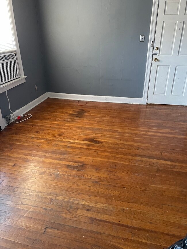 1957 Madison Ave, Unit 3 in Memphis, TN - Foto de edificio - Building Photo