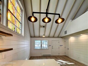 2364 E Hurley Pond Rd in Wall Township, NJ - Foto de edificio - Building Photo